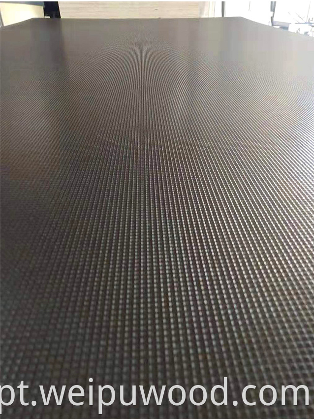 ANTI-SLIP FILM FACED PLYWOOD